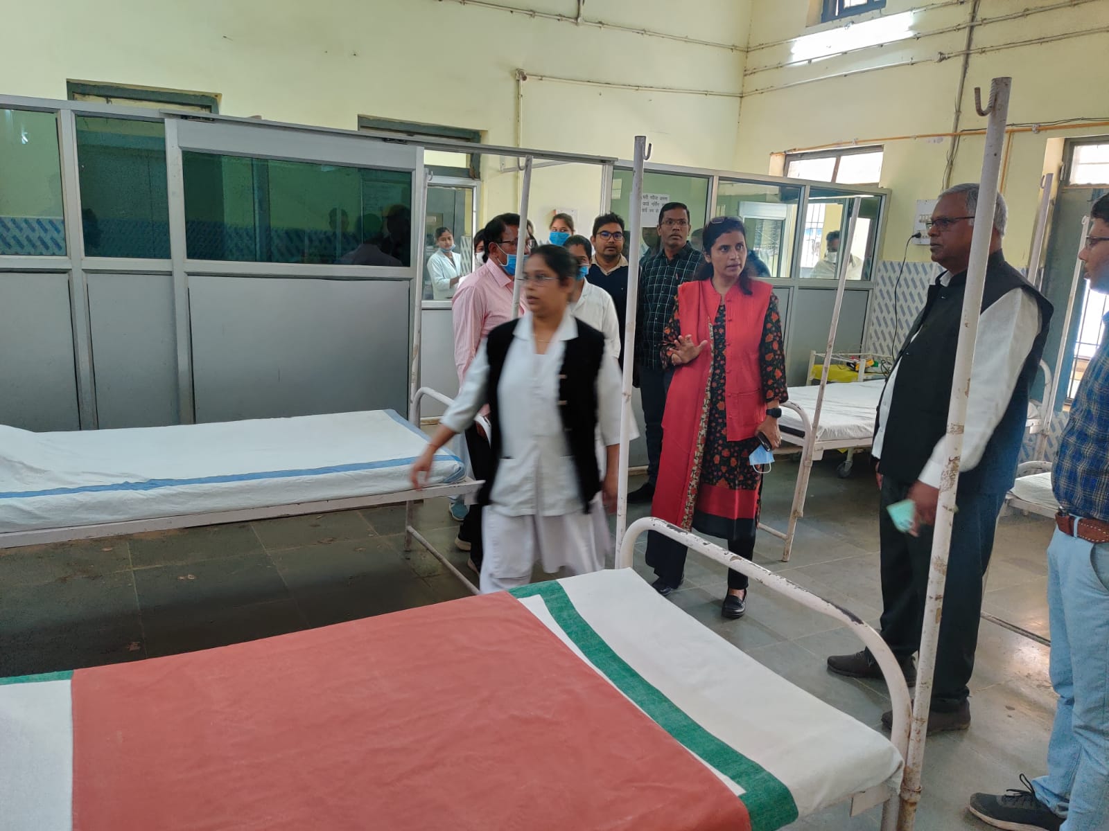 CG: कोरोना से निपटने सारंगढ़ में चला मॉकड्रिल….. जिला अस्पताल पहुंची कलेक्टर डॉ.सिद्दकीजिला अस्पताल कोविड की संभावित नई लहर से निपटने हेतु रहे मुस्तैद…। चमन बहार